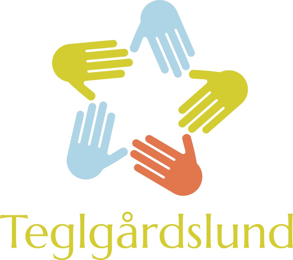 Fem stiliserede hænder i lyseblå, limegrøn og orange danner en stjerneform med fingerspidserne pegende indad; under grafikken står teksten "Teglgårdslund".